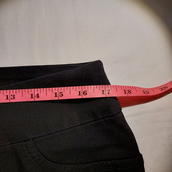 Westbound Woman Pull-On Distressed Black Pants 16W Short EUC - Picture 5 of 14